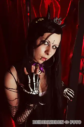 19112011-234612-shooting